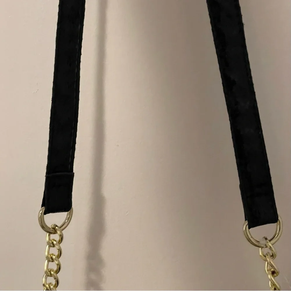 Steve Madden Black Faux Leather Shoulder Bag with Gold Accents - Picture 8 of 11